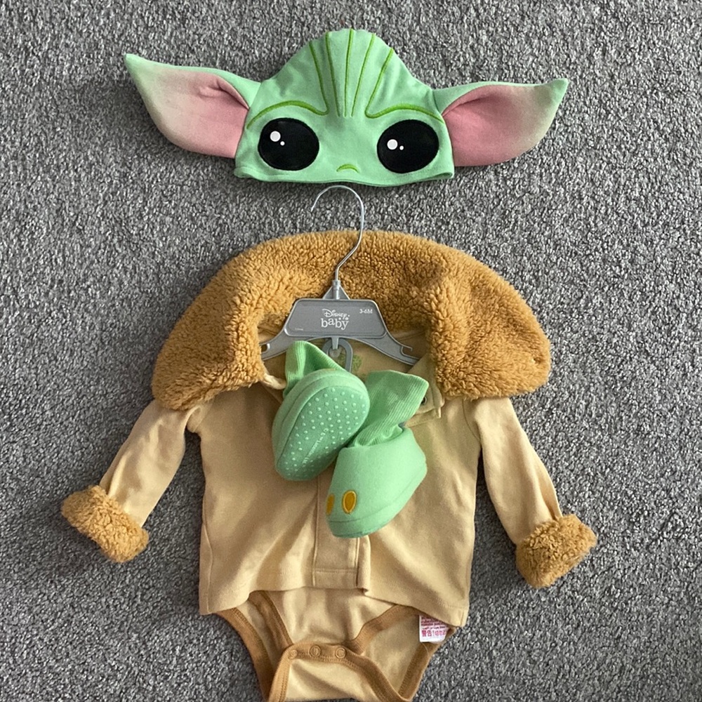 Disney Baby Yoda Costume Size 3-6 months